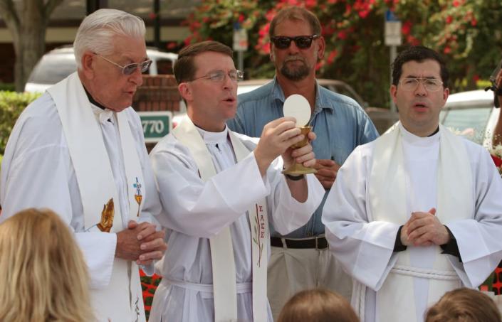 <div class="inline-image__caption"><p>(L-R) Monsignor Thaddeus Malanowski, Father Tom Euteneuer and Father Frank Pavone in 2005. </p></div> <div class="inline-image__credit">REUTERS</div>