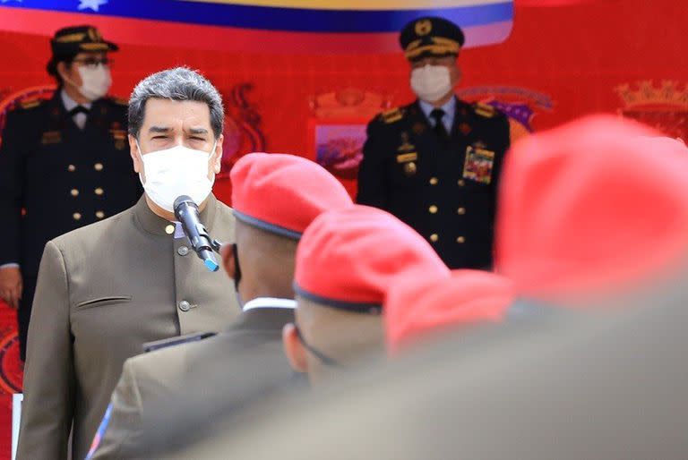 Nicolás Maduro priorizará a los militantes chavistas para recibir la Sputnik V