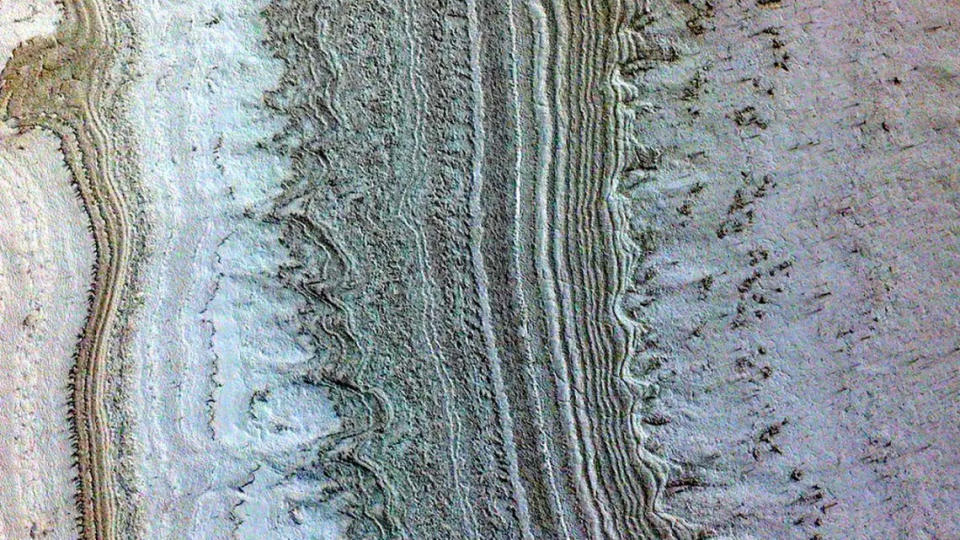 spacecraft photo showing closeup of ice sheets near mars' south pole