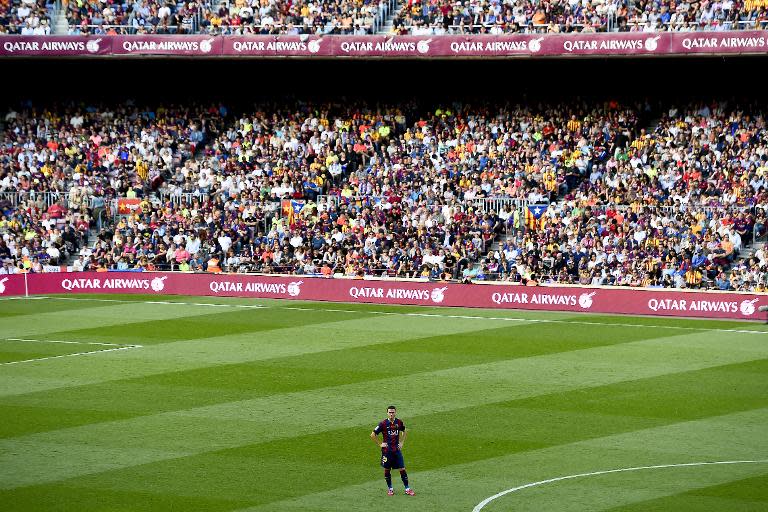 Barcelona's Thomas Vermaelen stands on the field during the Spanish league match against RC Deportivo La Coruna at the Camp Nou stadium in Barcelona on May 23, 2015