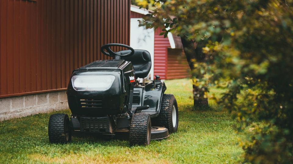 Washington State Wants To Ban Using Gas Powered Landscaping Equipment