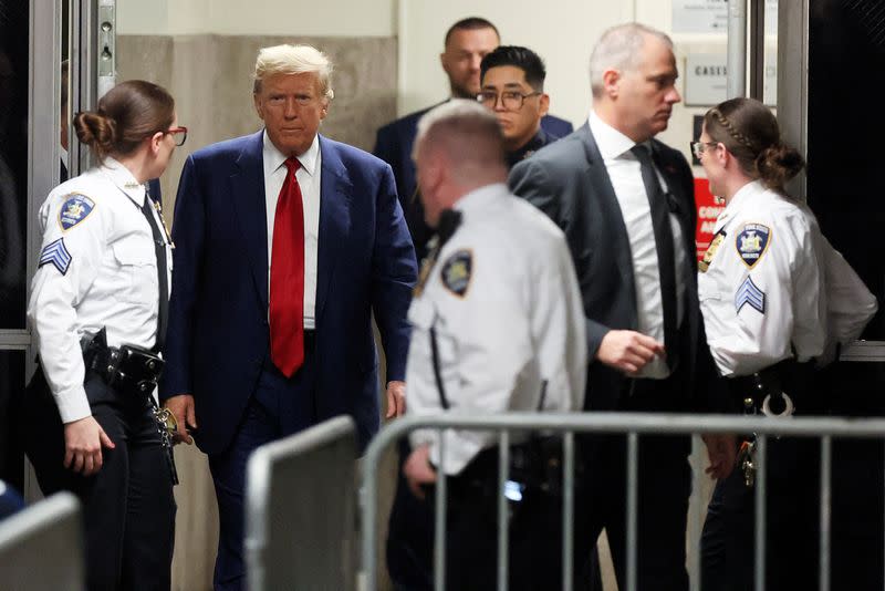 El expresidente estadounidense Trump asiste a una audiencia sobre un caso penal vinculado a un pago de dinero por silencio, en Nueva York, EEUU