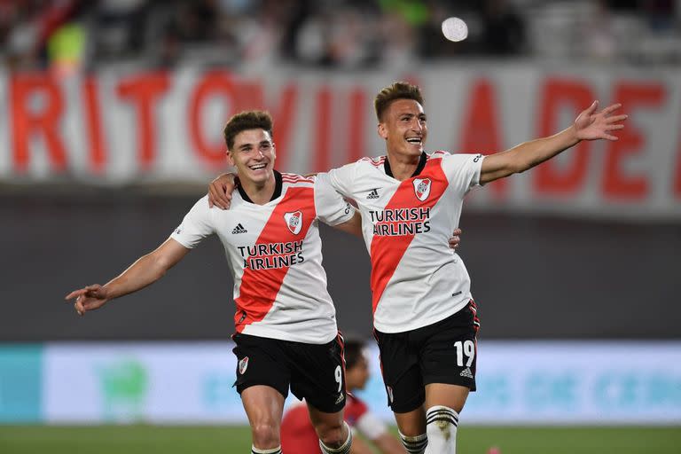 Romero y Alvarez, los goleadores de River, impulsados por el otro Enzo y Palavecino