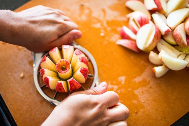 Kitchen Skills: 4 Ways to Cut Apples - Rockit™ Apples