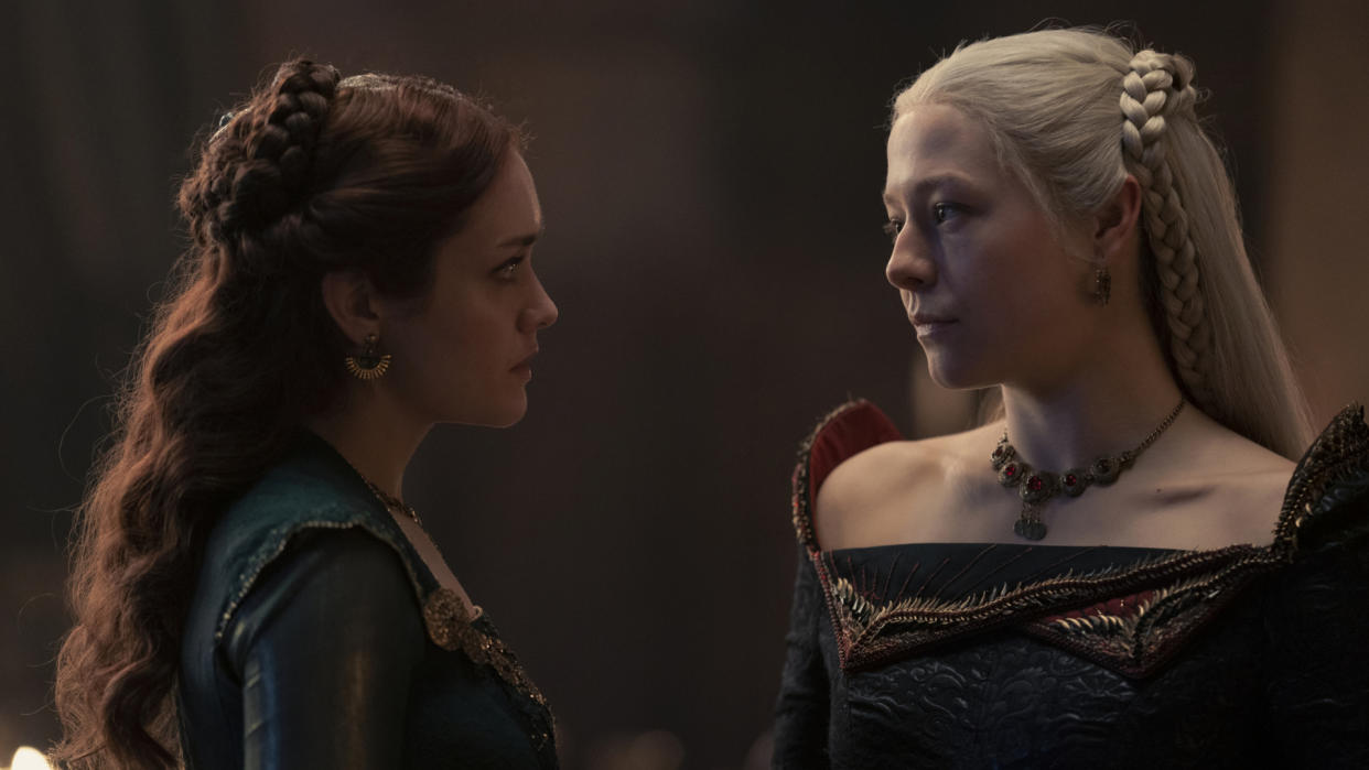  Olivia Cooke and Emma D'Arcy in House of the Dragon. 