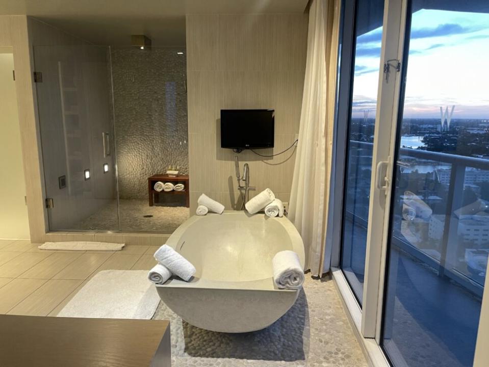 EWOW Suite at The W Fort Lauderdale 