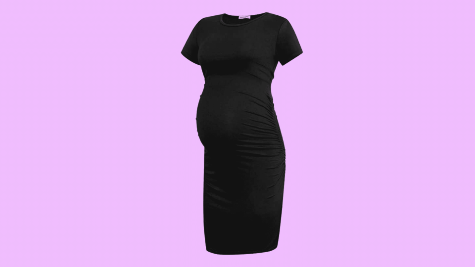 This maternity dress works for summer weddings, work days and social evenings.