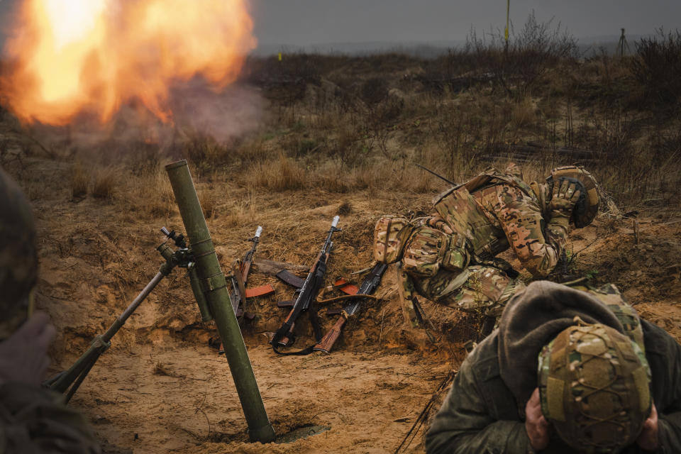 Soldiers of Ukraine's National Guard 1st brigade Bureviy (Hurricane) attend combat training at a military training ground in the north of Ukraine Wednesday, Nov. 8, 2023. (AP Photo/Efrem Lukatsky)