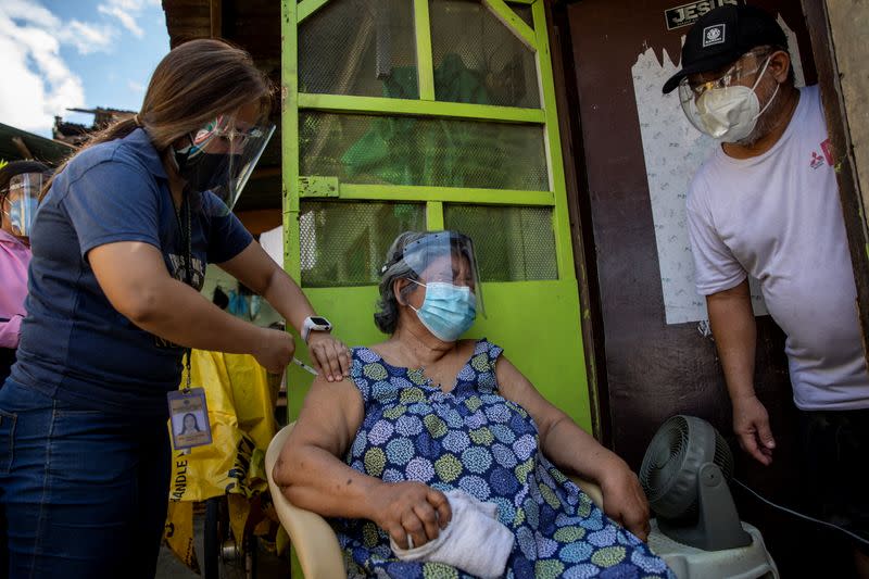 Senior citizens and bed-ridden patients get COVID-19 vaccines at home, in Marikina City