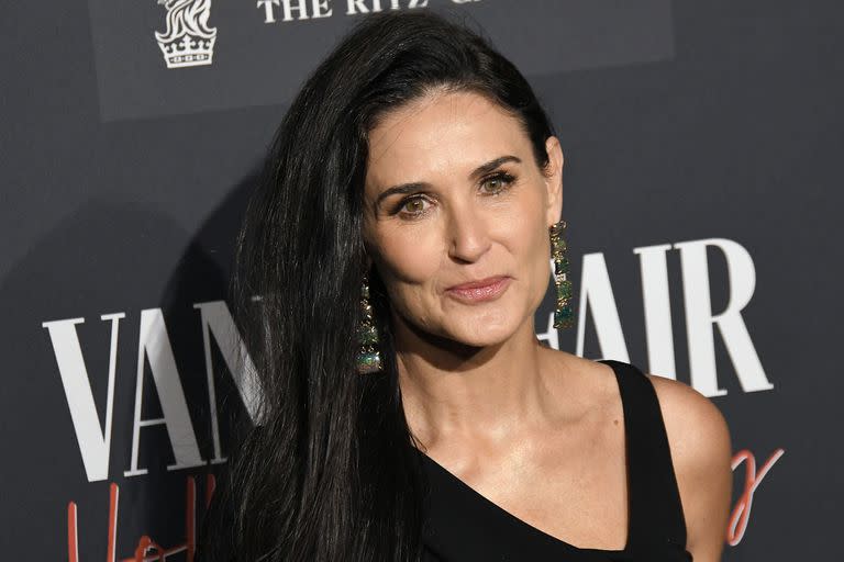 Detrás de sus ojos verdes y su semi sonrisa, Demi Moore tuvo una vida muy difícil cargada de mucho dolor y grandes desafíos