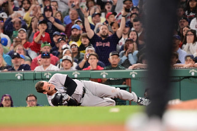 Yankees' Anthony Rizzo leaves loss to Red Sox early due to wrist injury  after collision at first base - Yahoo Sports