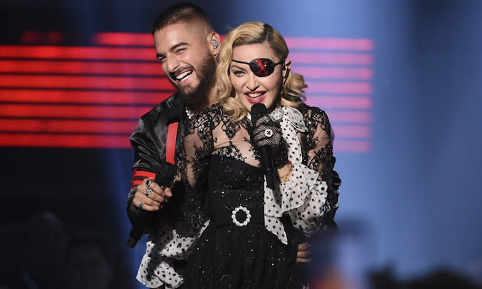 Madonna y Maluma triunfan con la presentación de 'Medellín', llena de pasión y efectos especiales