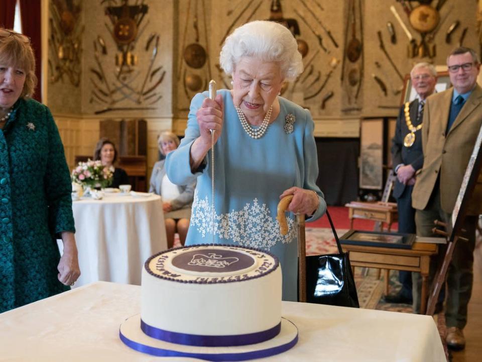 Queen Elizabeth II. hat nun einen offiziellen Pudding zu ihrem Thronjubil&#xe4;um. (Bild: imago/i Images)
