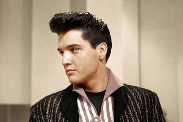 Cinco películas de Elvis Presley, el cantante que admiraba a James Dean y  que fue utilizado