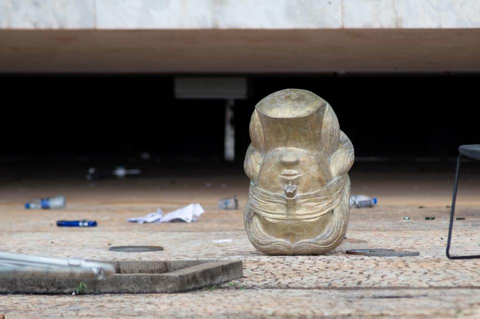 <div class="inline-image__caption"><p>Damage is seen to the Supreme Federal Tribunal (STF) of Brazil following a riot the previous day led by radical supporters of former President Jair Bolsonaro on January 9, 2023 in Brasilia, Brazil.</p></div> <div class="inline-image__credit">Andressa Anholete/Getty</div>