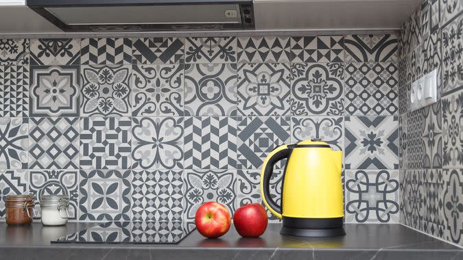 patterned backsplash tiles in modern kitchen