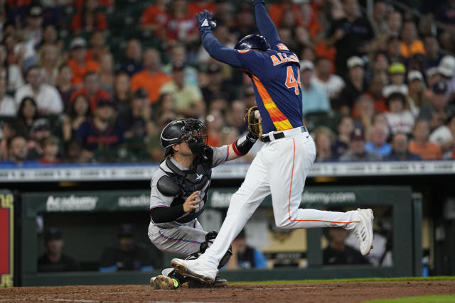 Verlander wins 8th, Peña, Altuve homer, Astros beat Marlins