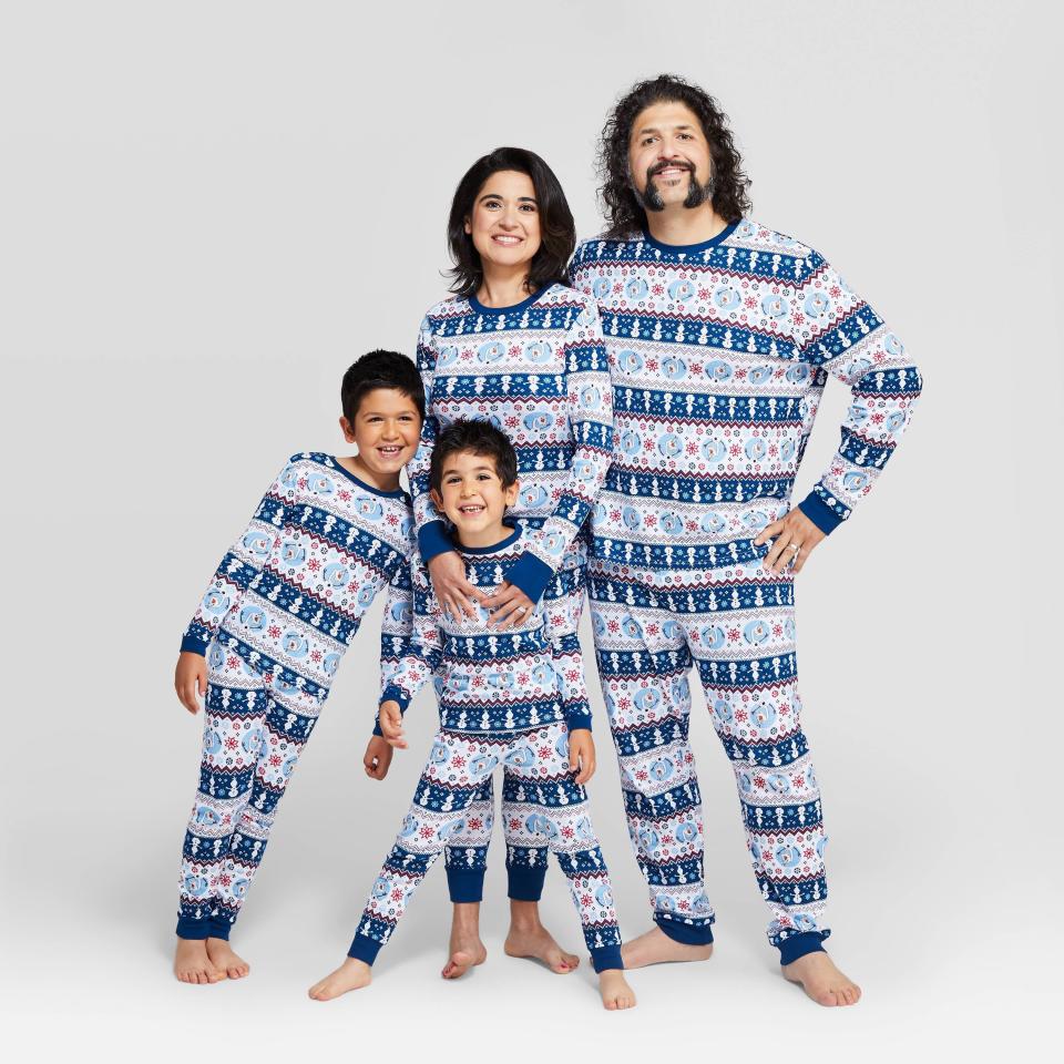 Matching "Frozen" Olaf pajamas on Target.com.