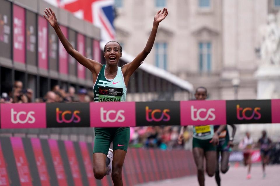 Sifan Hassan wins the women’s London Marathon in 2023 (Alberto Pezzali / AP)