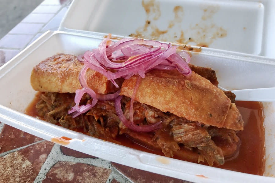 <b>Photo: J F./<a href="https://yelp.com/biz_photos/tortas-ahogadas-el-gallito-chula-vista-3?utm_campaign=6c1bd2d3-bacd-4d93-b7f6-f742a2e45da4%2Cf865751c-c648-43a8-8bfc-761a7fc42133&utm_medium=81024472-a80c-4266-a0e5-a3bf8775daa7" rel="nofollow noopener" target="_blank" data-ylk="slk:Yelp;elm:context_link;itc:0;sec:content-canvas" class="link ">Yelp</a></b>