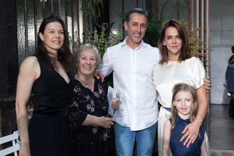 Pauline Ducruet con la familia de su padre