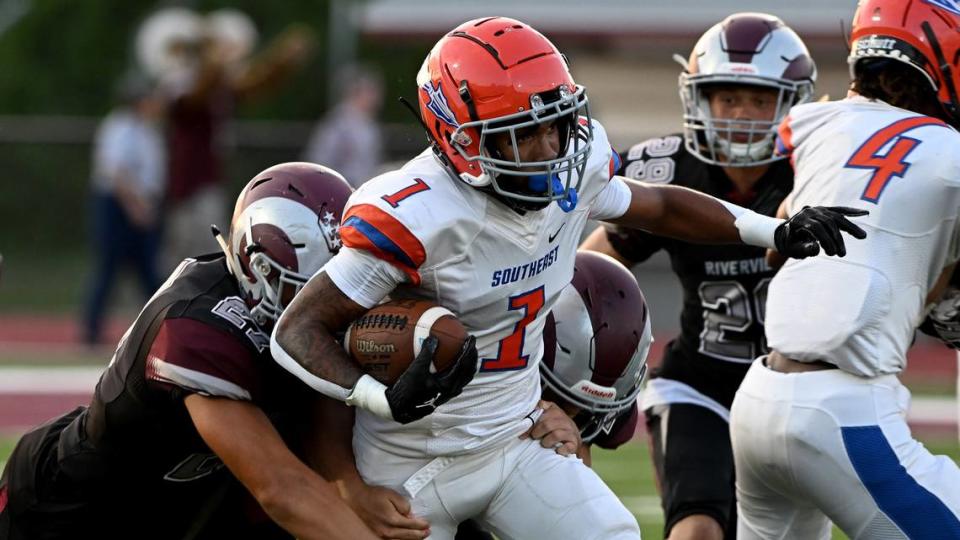 Southeast High’s Ostave Dorvilus early in the game against Riverview High in Sarasota on August 25, 2023.