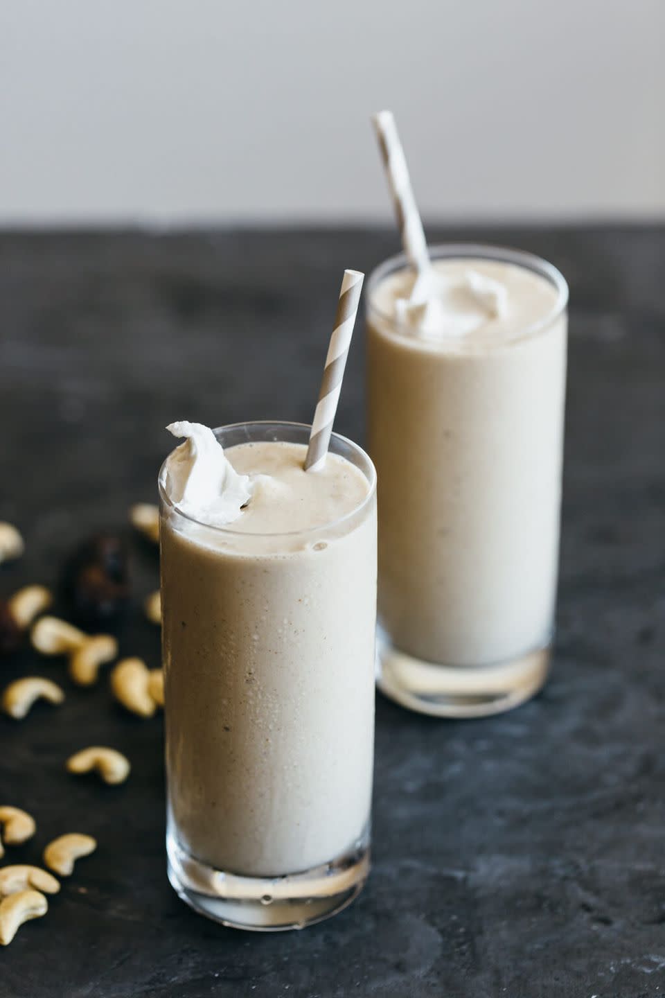 10) Cashew-date smoothie