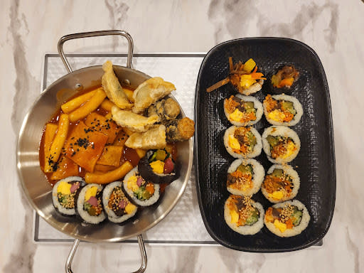 Gangnam Cafe - Tteokbokki and Gimbap 