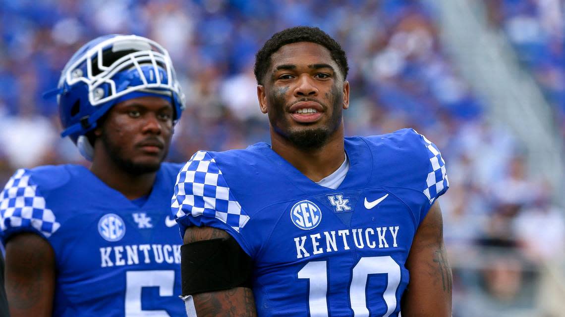 Kentucky super-senior linebackers DeAndre Square (5) and Jacquez Jones (10) have combined for 29 tackles so far in 2022. Square has made 15 stops, Jones 14. Brian Simms/bsimms@herald-leader.com