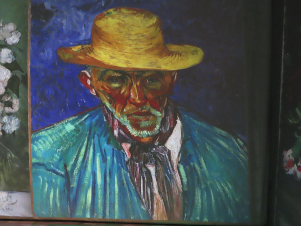 Una imagen de la exposición "Beyond Van Gogh" se proyecta en una pared en el casino Hard Rock de Atlantic City, Nueva Jersey, el jueves 7 de julio de 2022. Algunos casinos están utilizando exposiciones de arte para atraer nuevos clientes que quizás de lo contrario no visitarían una sala de juego. (Foto AP/Wayne Parry)