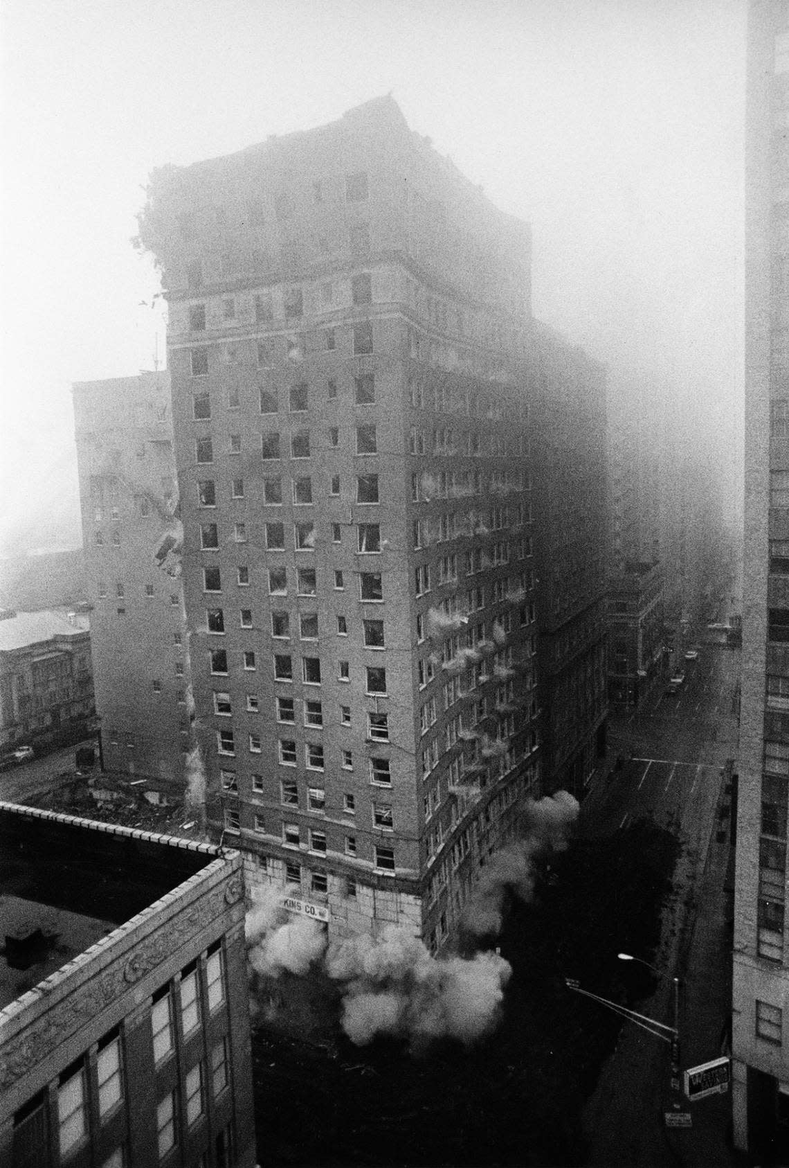 Oct. 29, 1972: Demolition of Worth Hotel, 7th and Taylor streets, Fort Worth