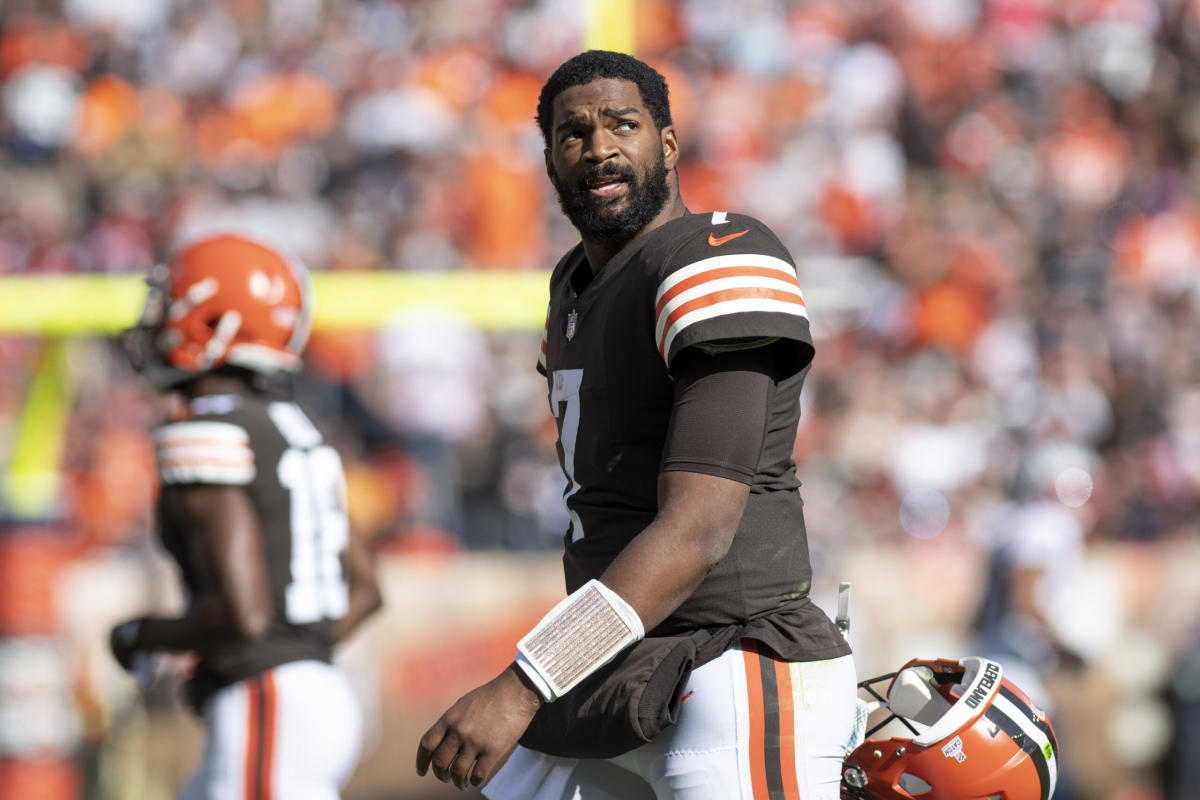 News & Notes: Jacoby Brissett delivered postgame locker room speech after  loss to Patriots