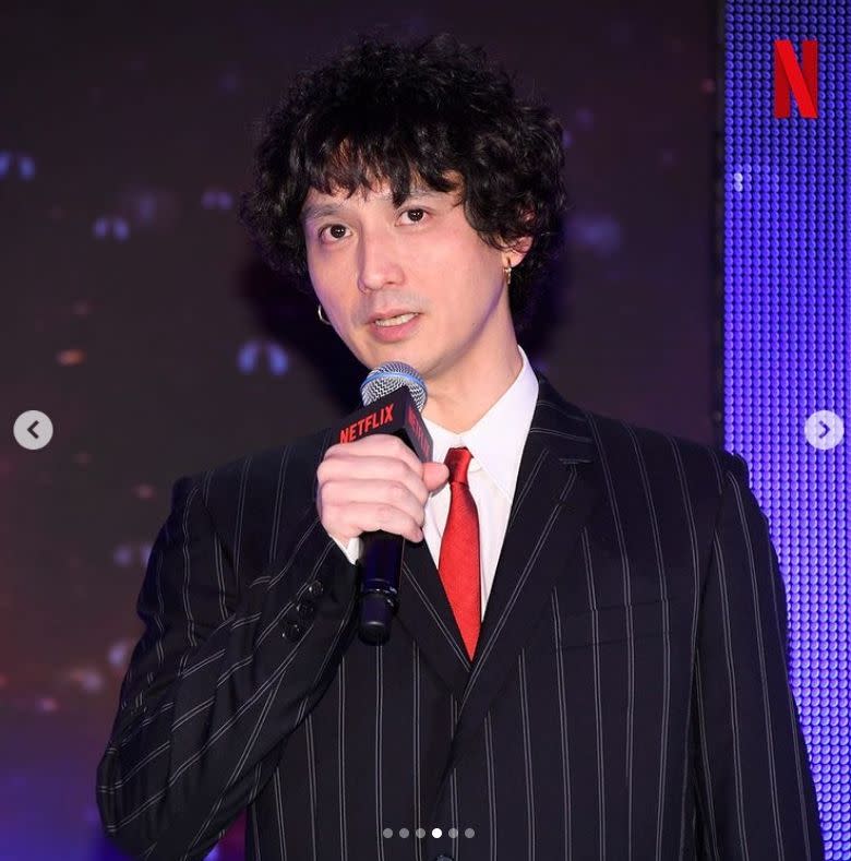 ▲安藤政信說拍浴室激戰場面，幾乎光著身體在浴室待了6小時。（圖 / Netflix IG）