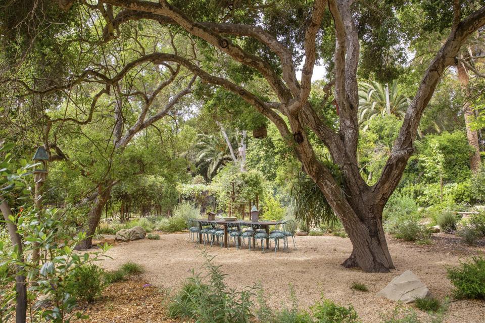  montecito-dining-terrace-outdoor-awards-veranda