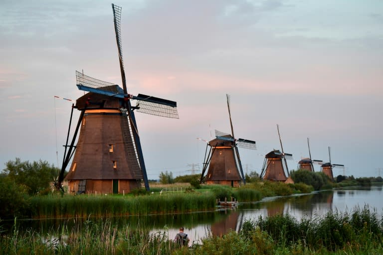 In 1997 UNESCO listed the 19 windmills at the southwestern tourist attraction of Kinderdijk in the Netherlands on its list of cultural heritage