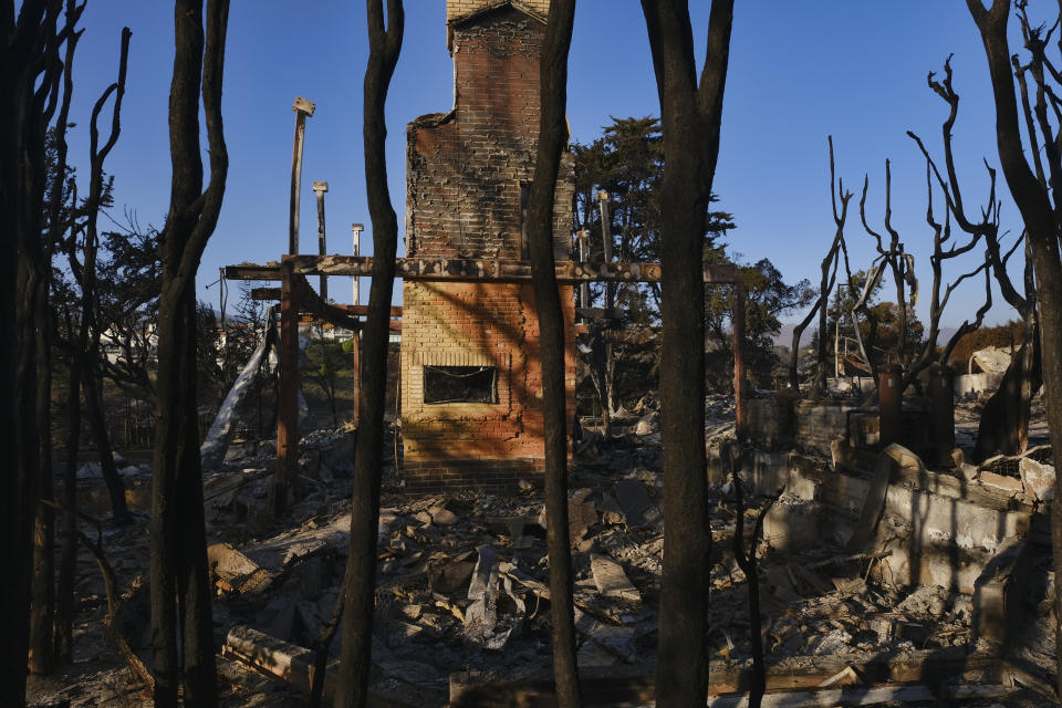 Seit Tagen wüten in Kalifornien verheerende Waldbrände und zerstören viele Häuser (Symbolbild: AP Images)