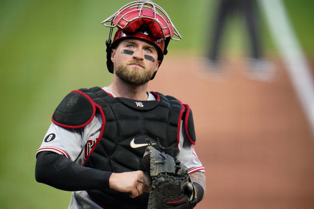 Reds trade veteran C Tucker Barnhart to Tigers for prospect