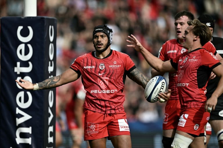 Pita Ahki célèbre son essai contre le Racing 92 en huitième de finale de Champions Cup, le 7 avril 2024 à Toulouse (Lionel BONAVENTURE)