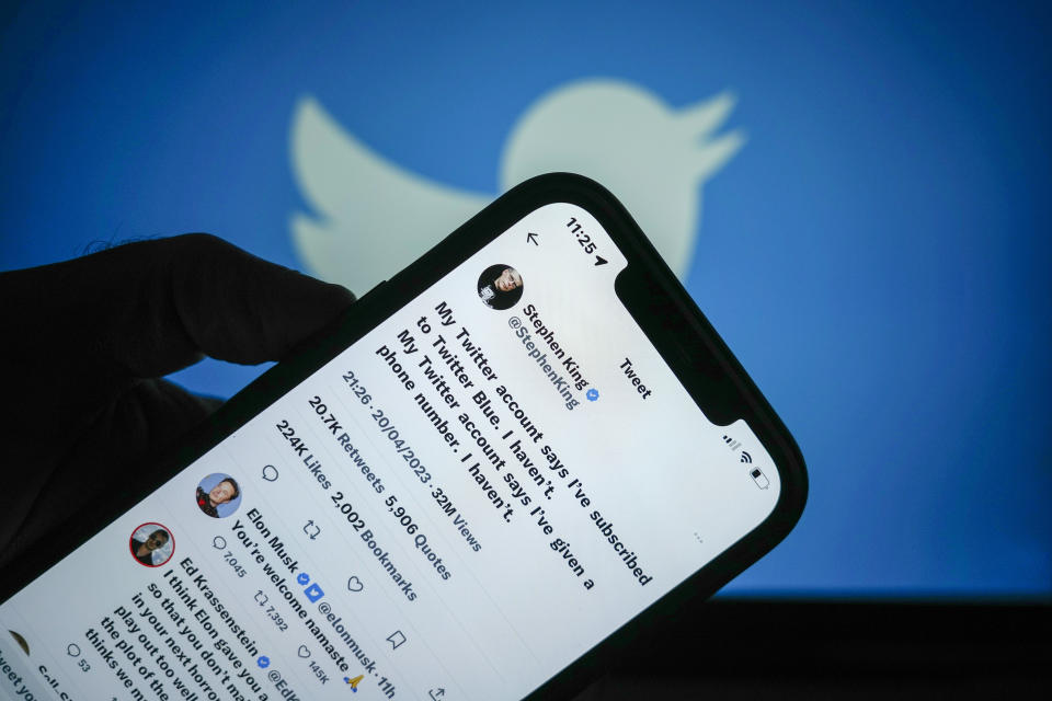 Lesebeschränkungen führen auf Twitter derzeit zu hitzigen Diskussionen. (Bild: Christopher Furlong/Getty Images)