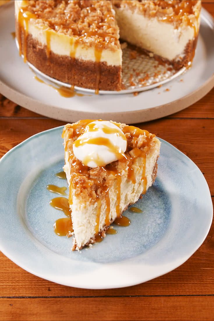 Apple Crisp Cheesecake