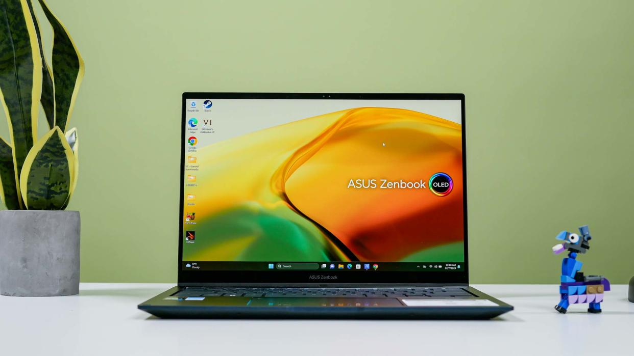  Asus Zenbook 14 Flip OLED. 