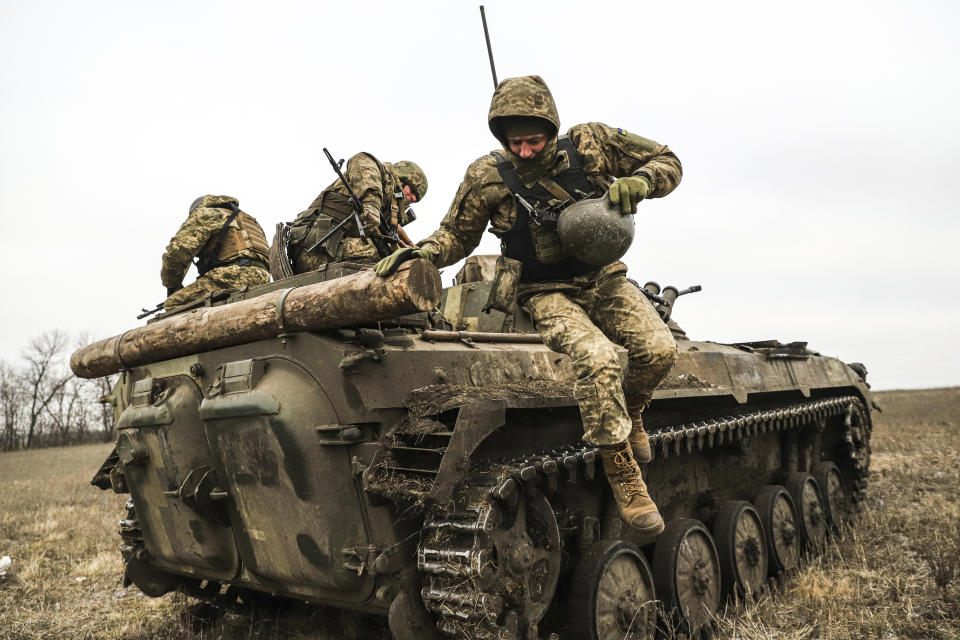 Ukrainian servicemen attend combat training in Zaporizhzhia region, Ukraine, Tuesday, Jan. 24, 2023. (AP Photo/Kateryna Klochko)