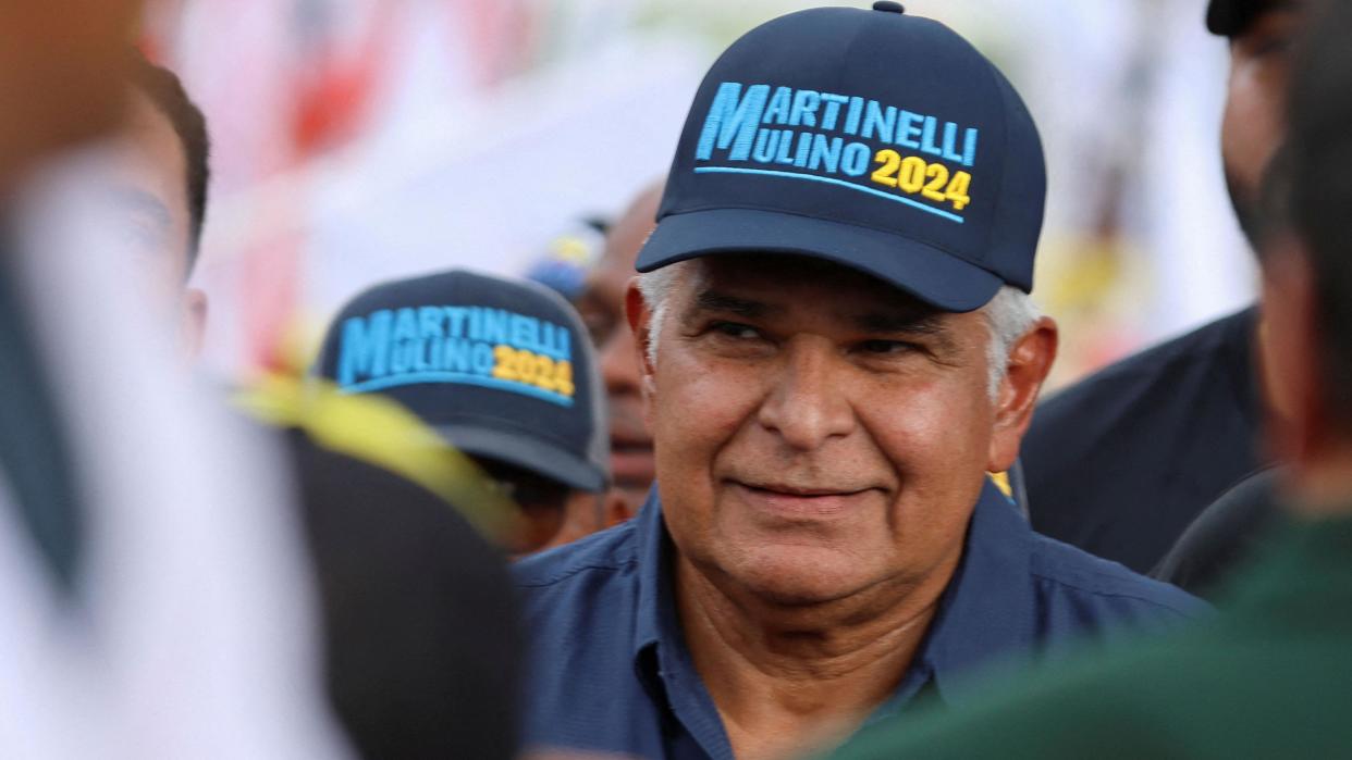 José Raúl Mulino en un acto de campaña en abril de 2024