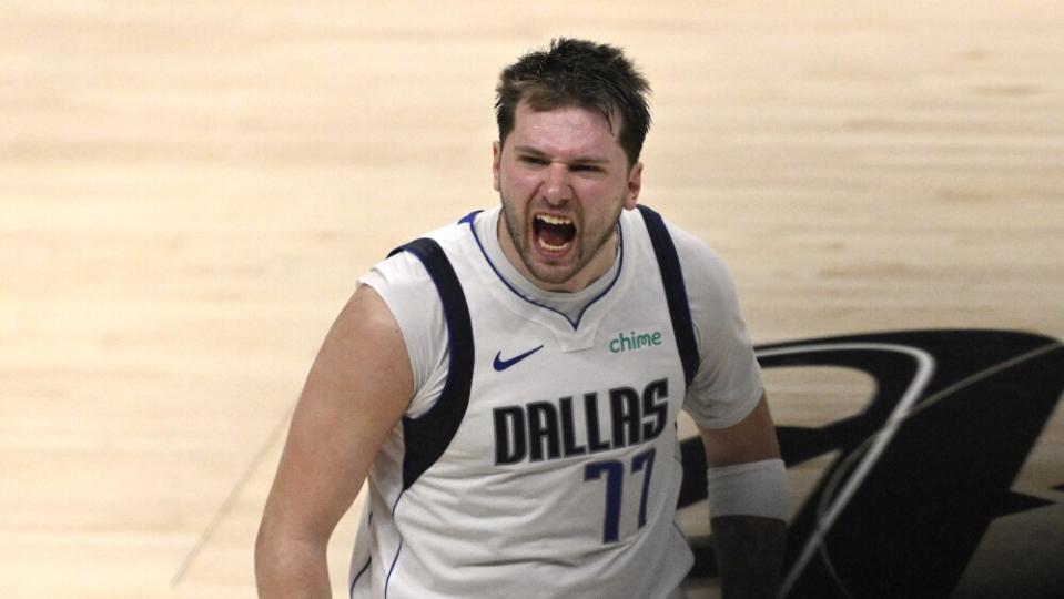 The Dallas Mavericks defeated the LA Clippers 96-93 to win Game 2 of the first round of the NBA basketball playoff.