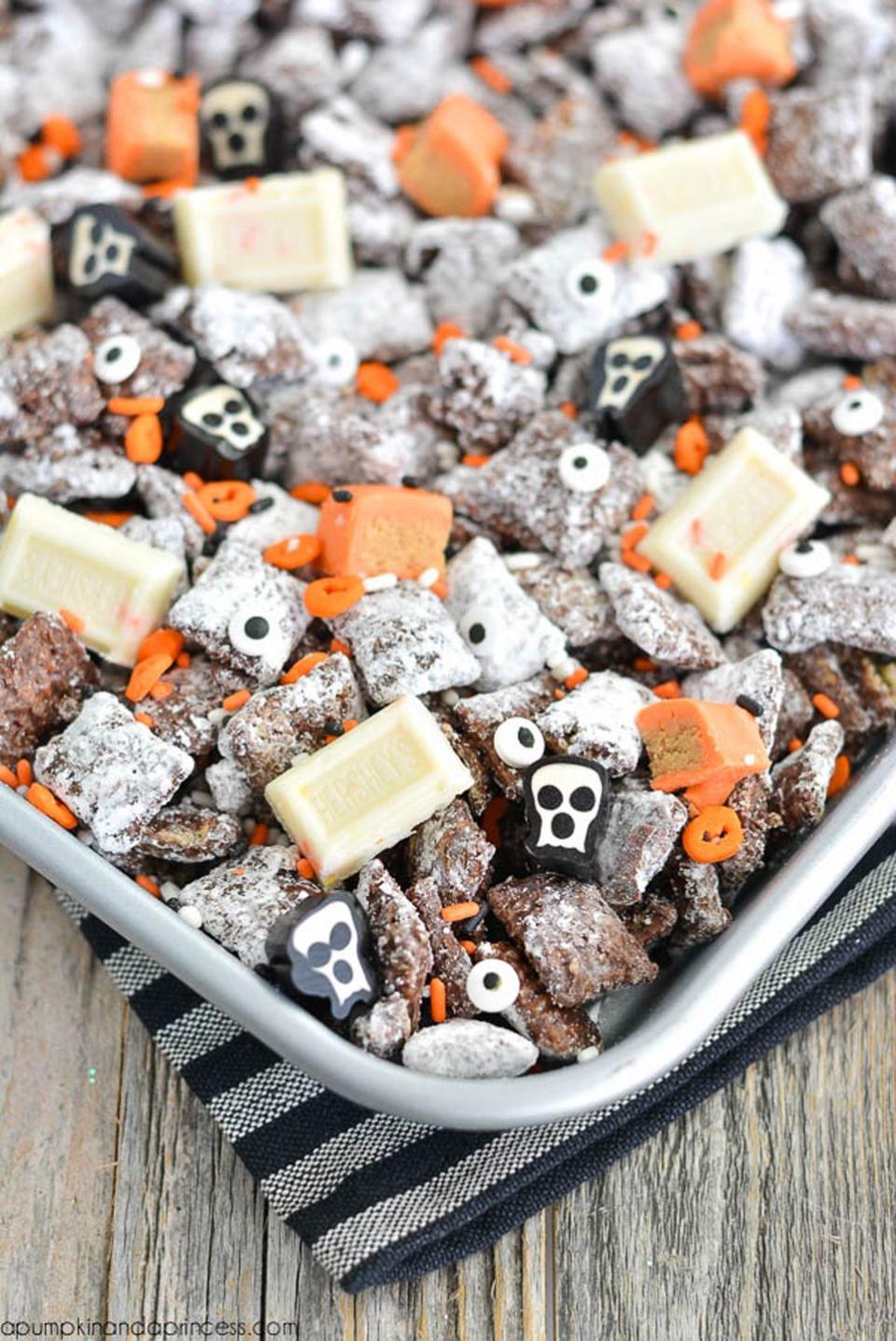 Halloween Muddy Buddies