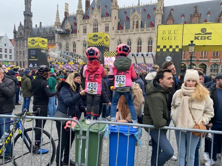 <span class="article__caption">Nu metal tunes and good vibes at the start in Bruges.</span> (Photo: Jim Cotton)