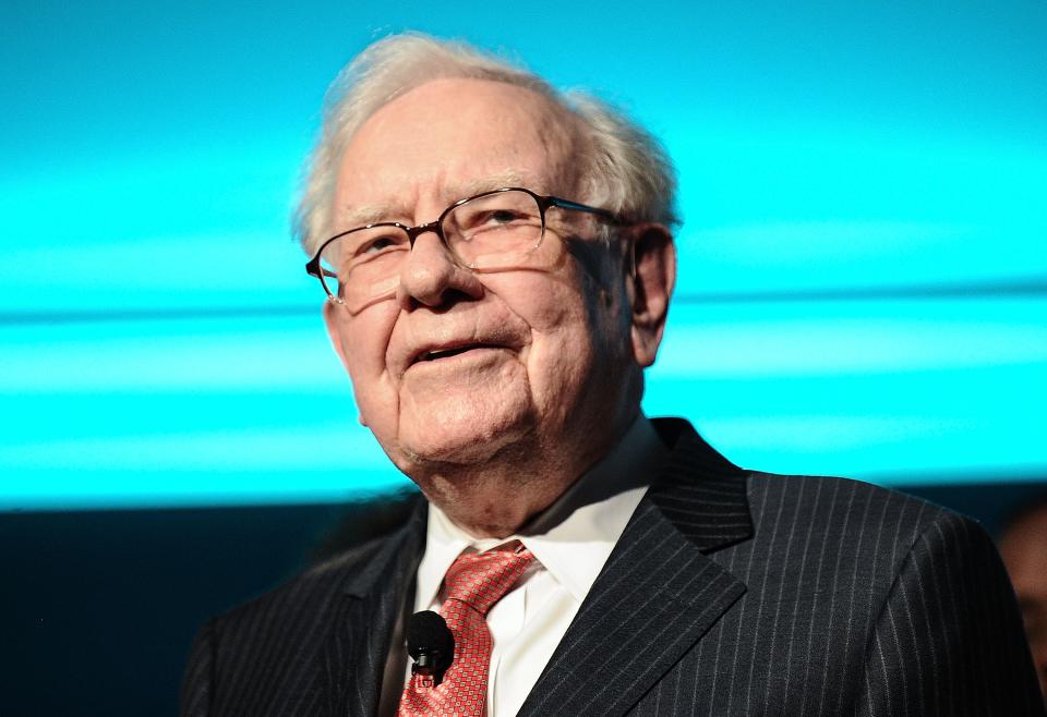 NEW YORK, NY - SEPTEMBER 19:  Philanthropist Warren Buffett is joined onstage by 24 other philanthropist and influential business people featured on the Forbes list of 100 Greatest Business Minds during the Forbes Media Centennial Celebration at Pier 60 on September 19, 2017 in New York City.  (Photo by Daniel Zuchnik/WireImage)