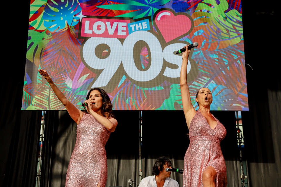 MADRID, ESPAÑA - 18 DE JUNIO: Azúcar Moreno durante el macrofestival de música española de los 90, Love the 90's, en IFEMA Madrid, el 18 de junio de 2022 en Madrid, España. (Foto de Carlos Luján/Europa Press vía Getty Images)