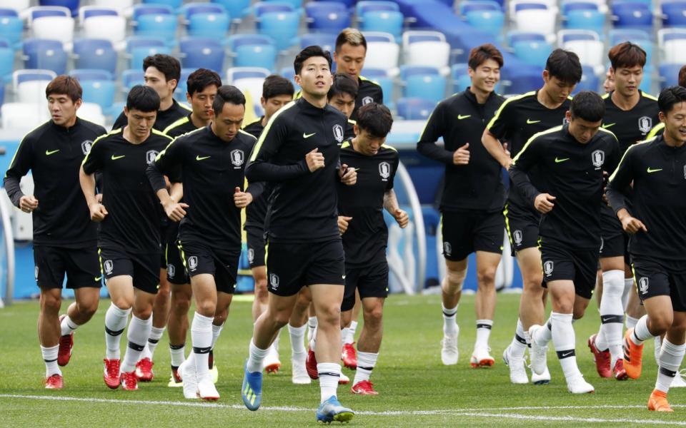South Korea's football team trains ahead of a crucial Monday evening match - TASS
