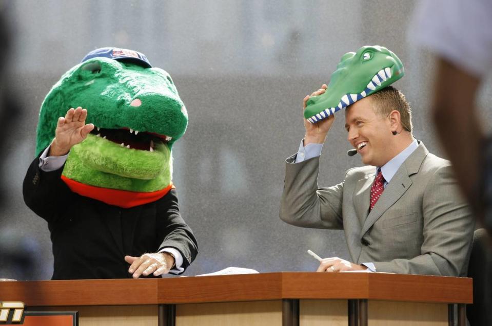 Before Kentucky and Andre Woodson faced Florida and Tim Tebow in Lexington in 2007, the pregame build-up was such that it brought ESPN’s “College GameDay” to the University of Kentucky for the only time ever. ESPN analysts Lee Corso (in Gators’ head) and Kirk Herbstreit are shown making their game predictions.